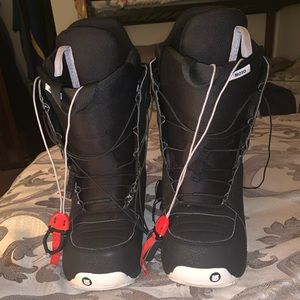 Men’s burton snow board boots